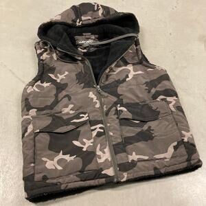 vintage y2k camo puffer vest